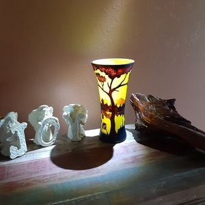 Beautiful hand crafted antique Daum Nancy Vase (No Signature).